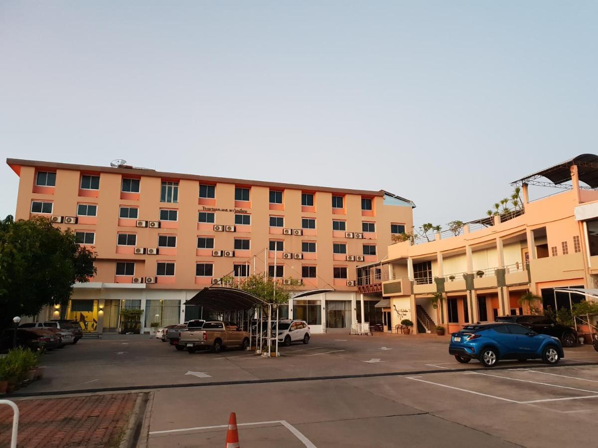 K.S.Pavilion Hotel Nakhonratchasima Eksteriør bilde